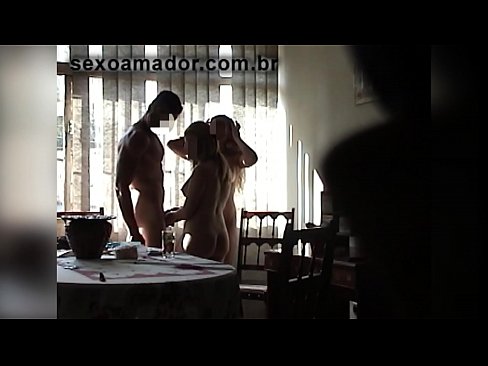 ❤️ यौन साथीहरूले एक विशाल मानिस र उहाँसँग थ्रीसमलाई निम्तो दिन्छन् ❤️❌  सेक्स  ❤